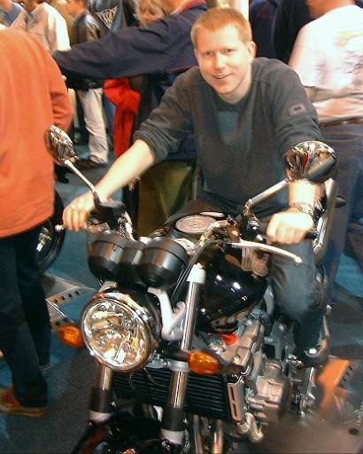 bikeshow2001-008.jpg - Jon on a Honda. Probably a Hornet, can't tell whether its the 600 or the new 900.